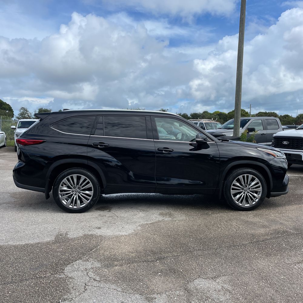 2023 Toyota Highlander Platinum