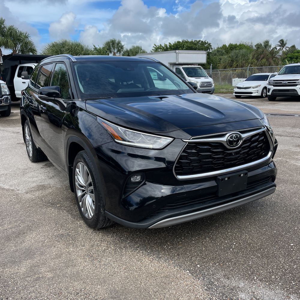 2023 Toyota Highlander Platinum