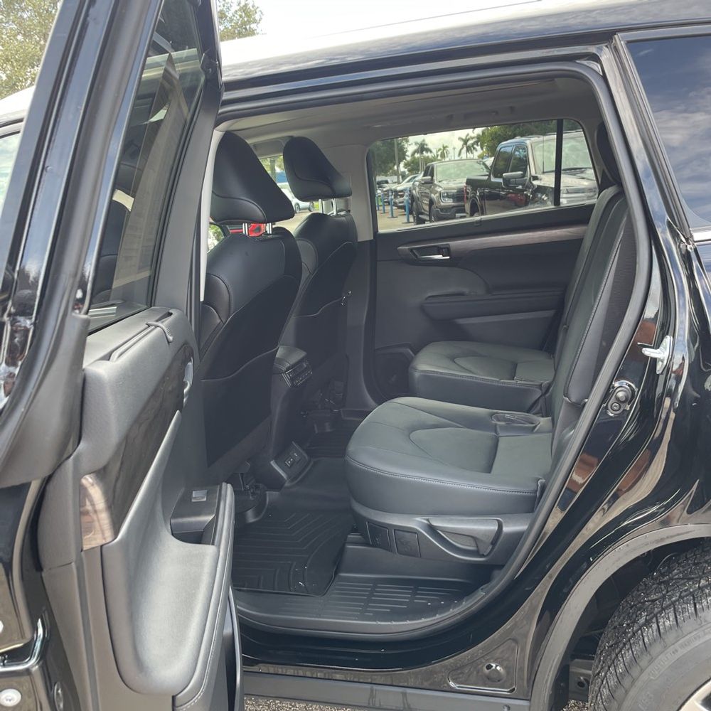 2023 Toyota Highlander Platinum