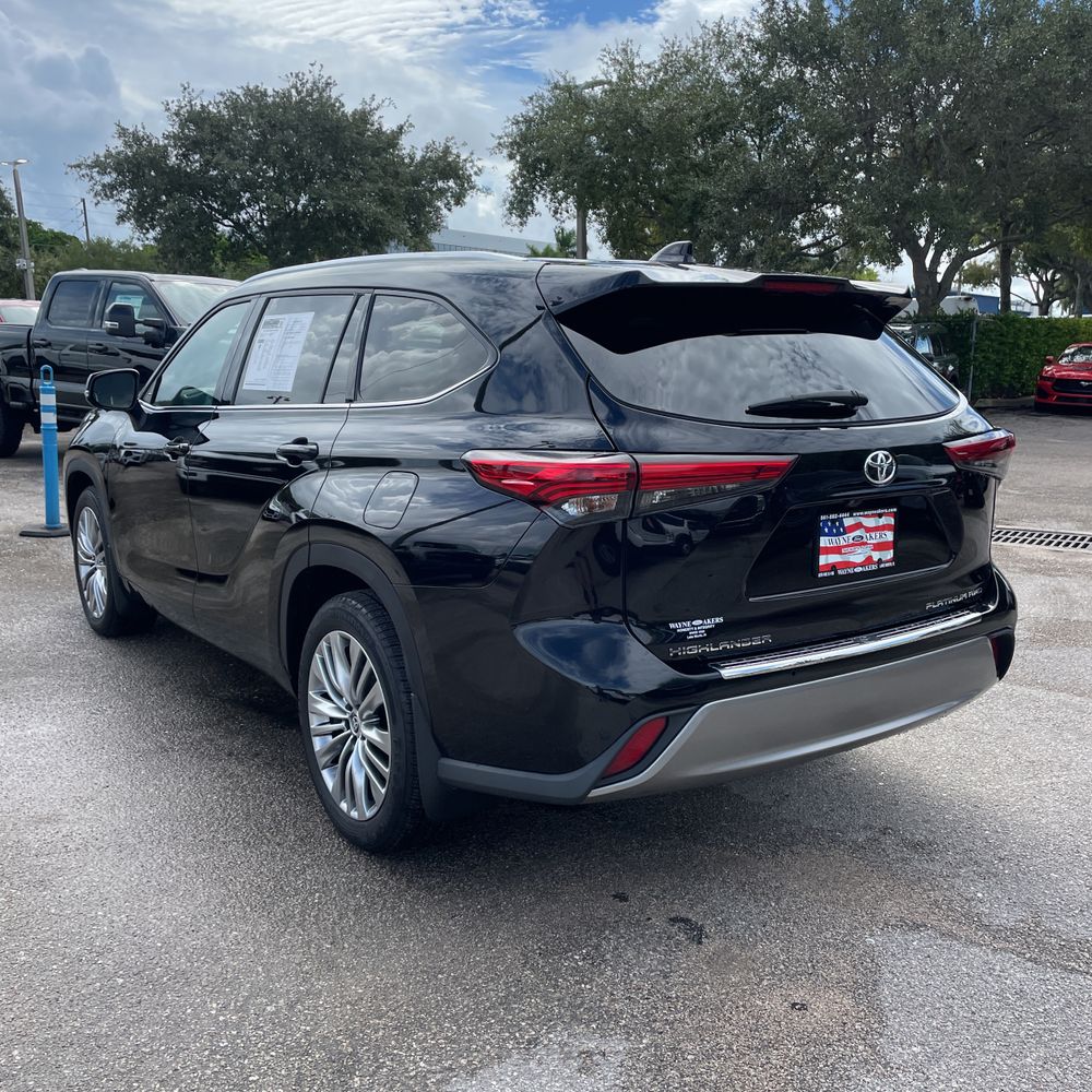2023 Toyota Highlander Platinum