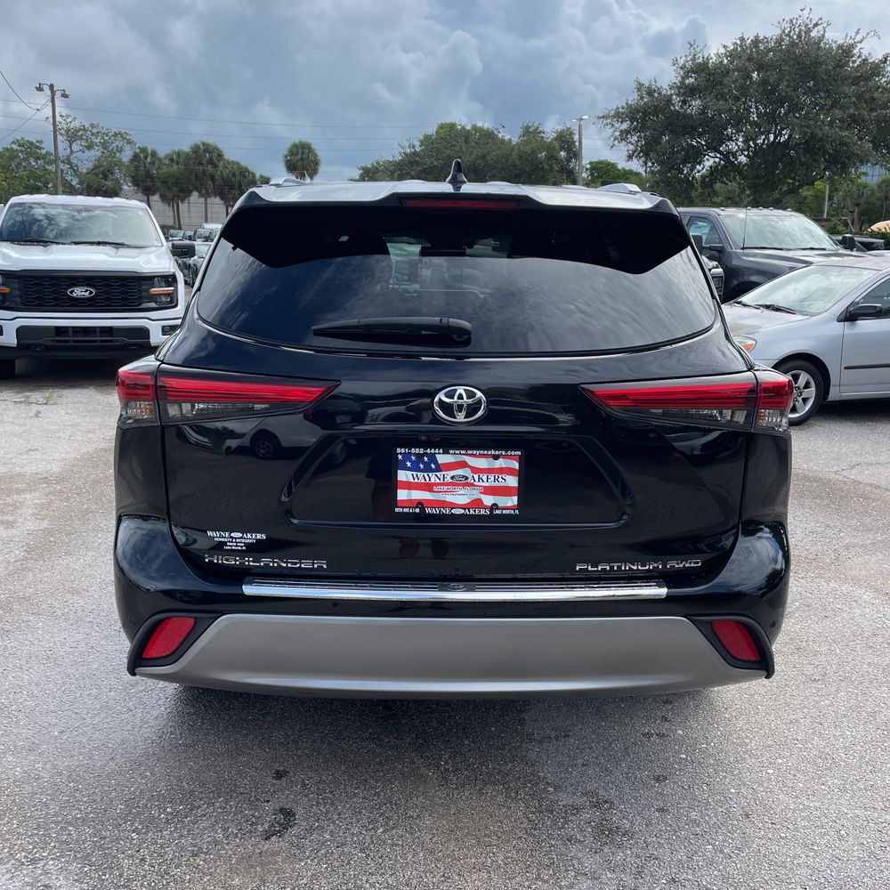 2023 Toyota Highlander Platinum