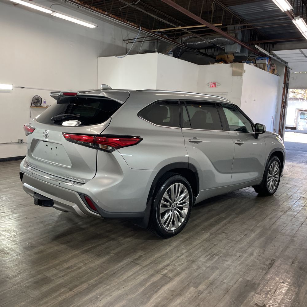 2023 Toyota Highlander Platinum