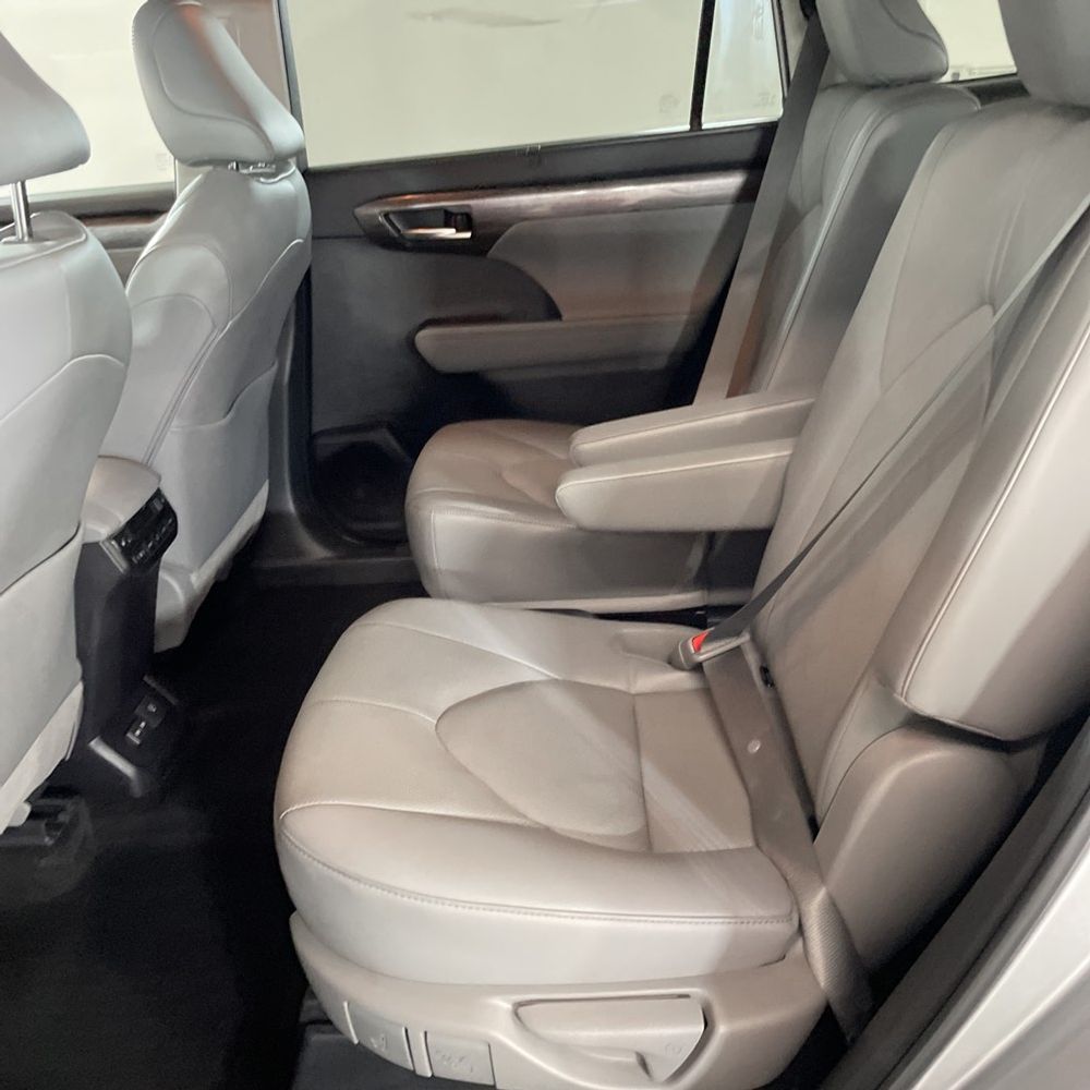 2023 Toyota Highlander Platinum