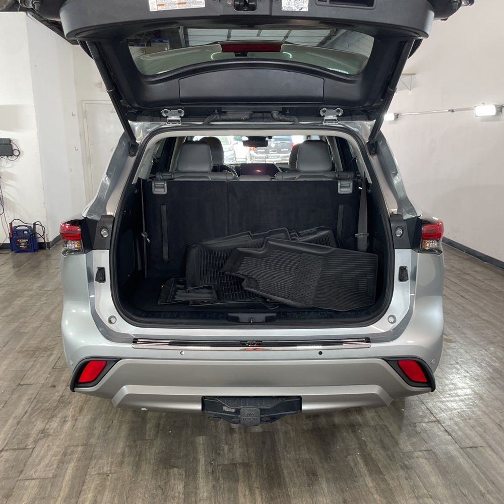 2023 Toyota Highlander Platinum