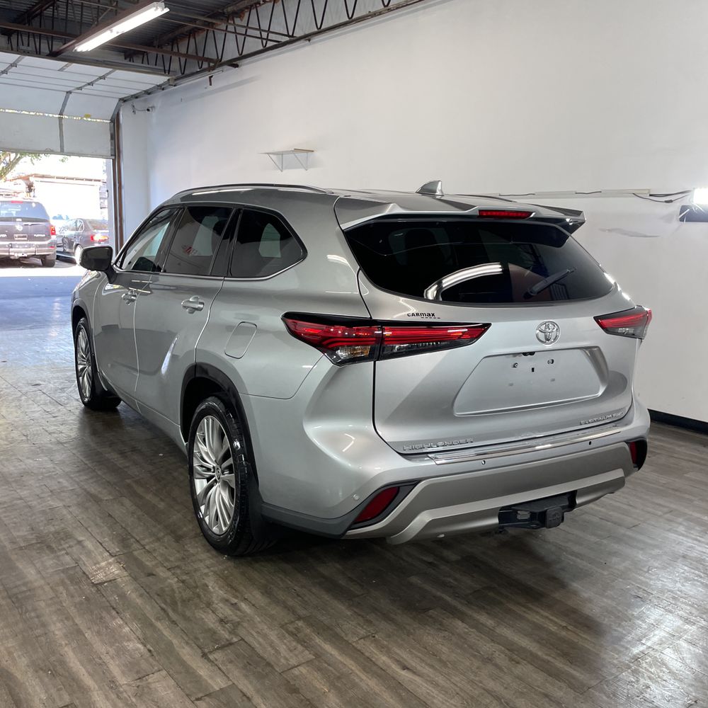 2023 Toyota Highlander Platinum