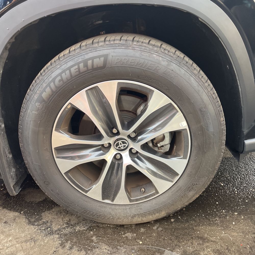2025 Toyota Highlander XLE