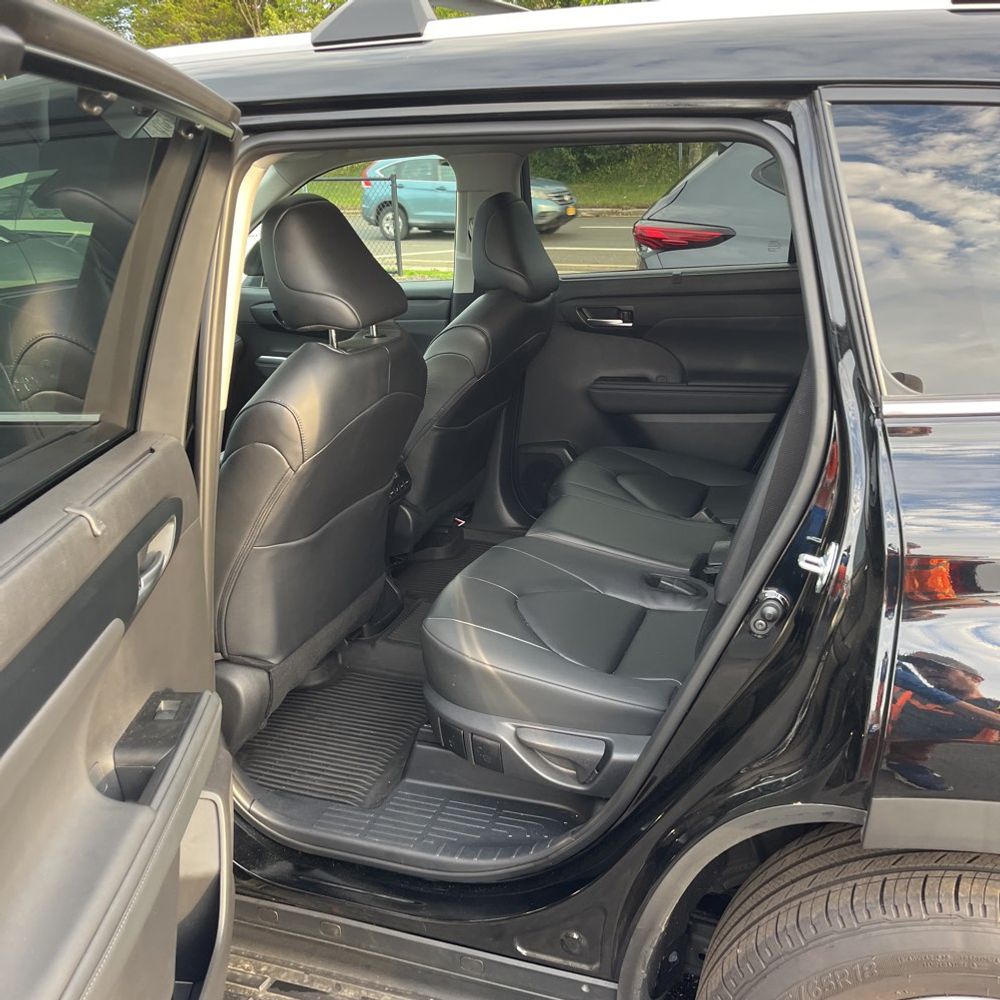 2025 Toyota Highlander XLE