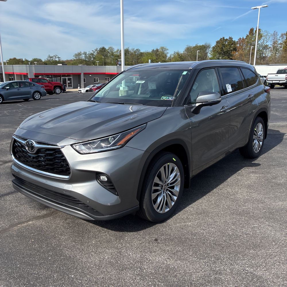 2025 Toyota Highlander Platinum