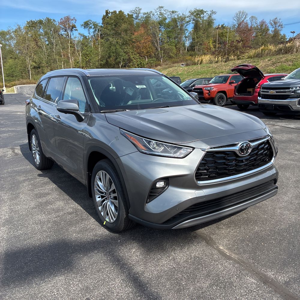2025 Toyota Highlander Platinum