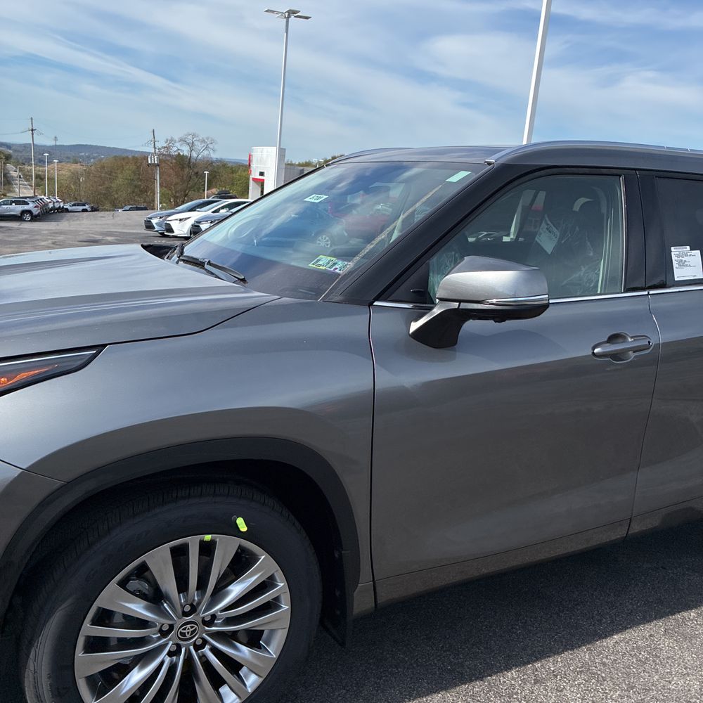 2025 Toyota Highlander Platinum