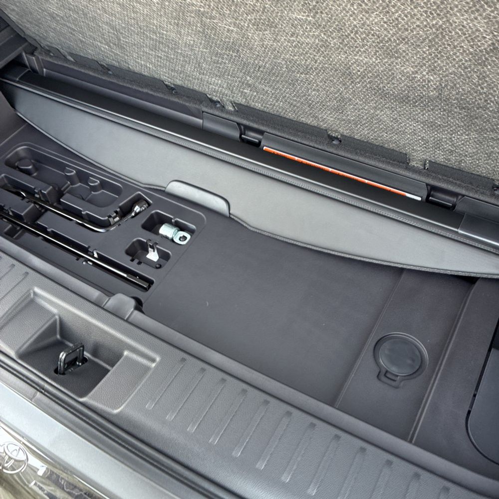 2025 Toyota Highlander Platinum
