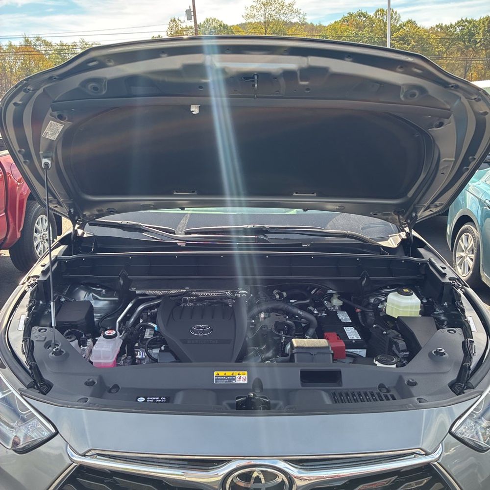 2025 Toyota Highlander Platinum