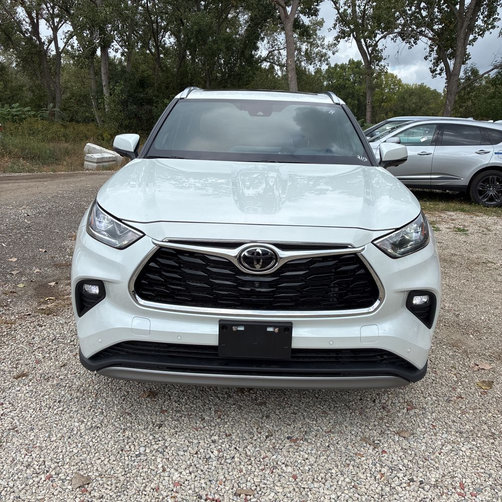 2023 Toyota Highlander Platinum