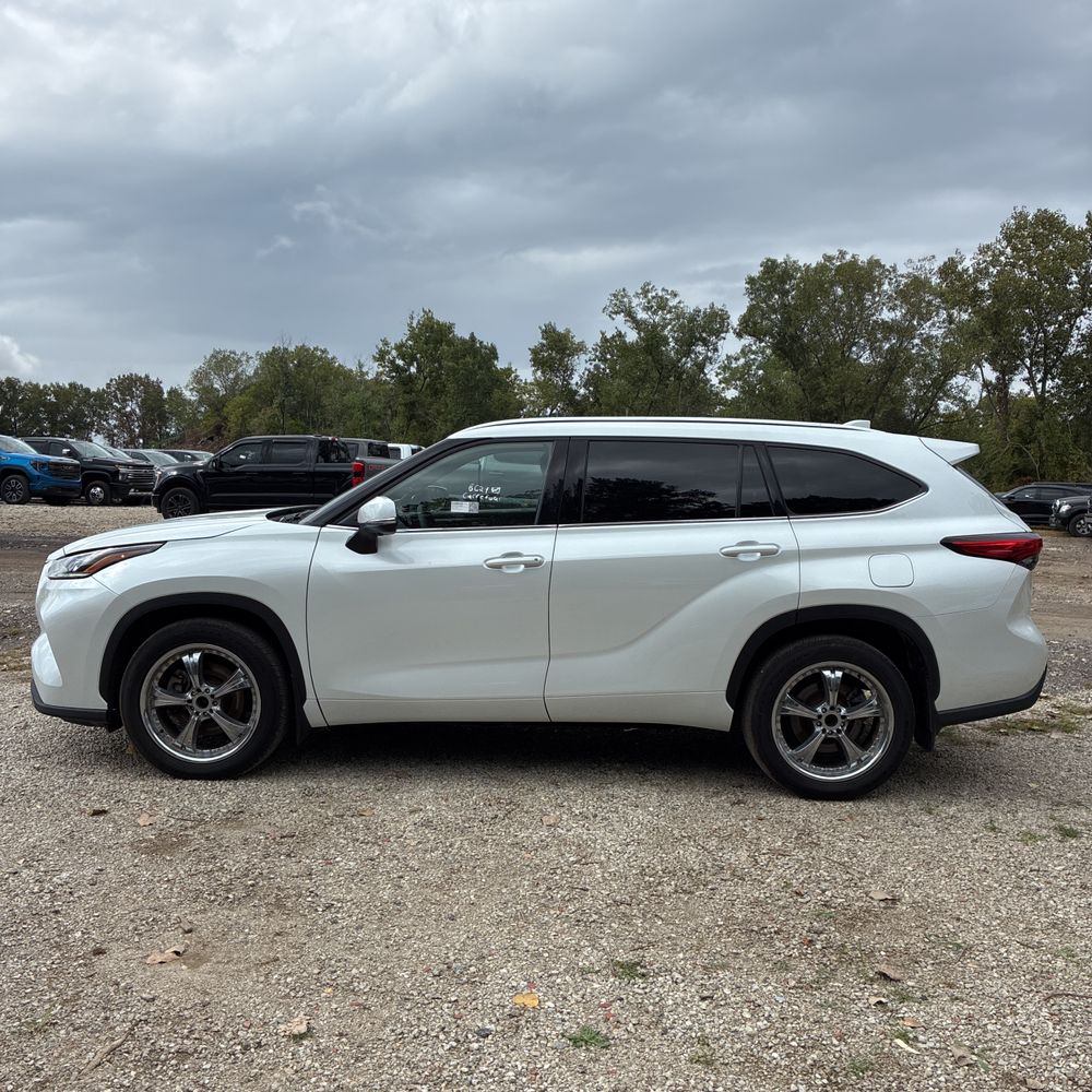2023 Toyota Highlander Platinum