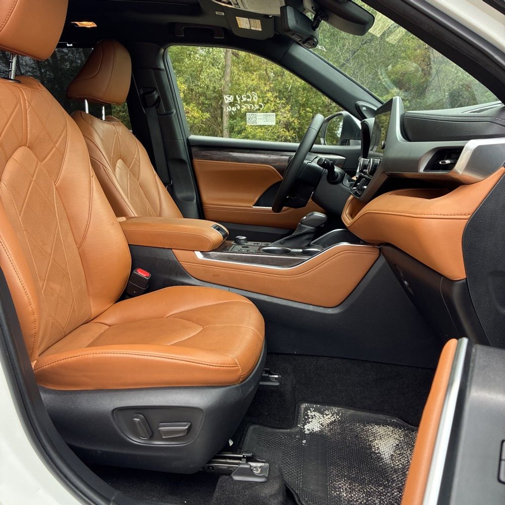 2023 Toyota Highlander Platinum