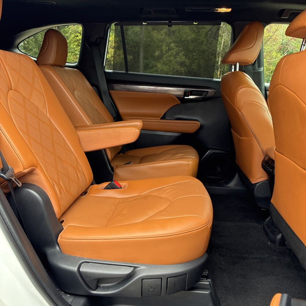 2023 Toyota Highlander Platinum