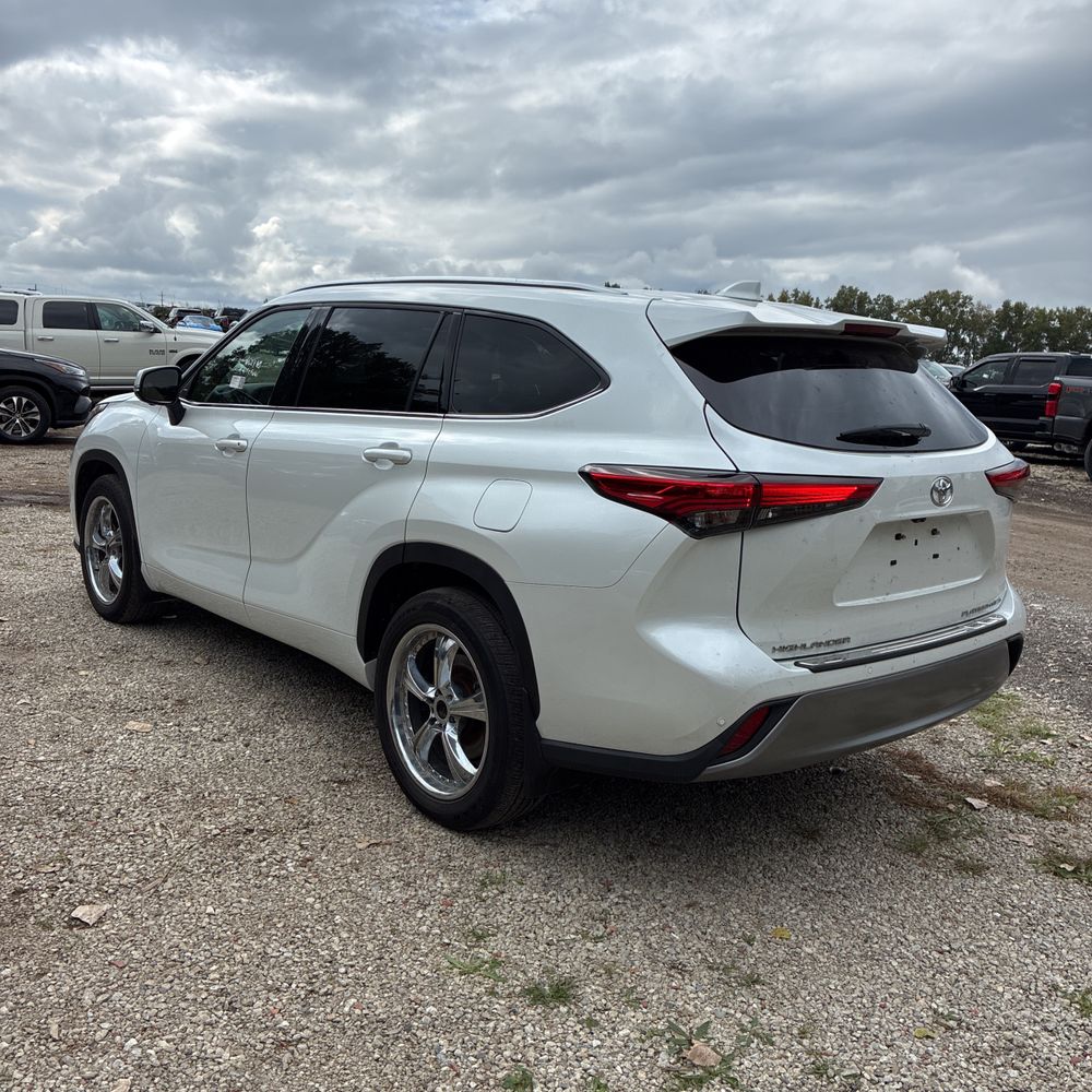 2023 Toyota Highlander Platinum