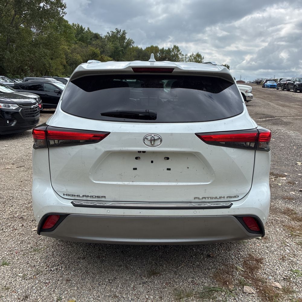 2023 Toyota Highlander Platinum