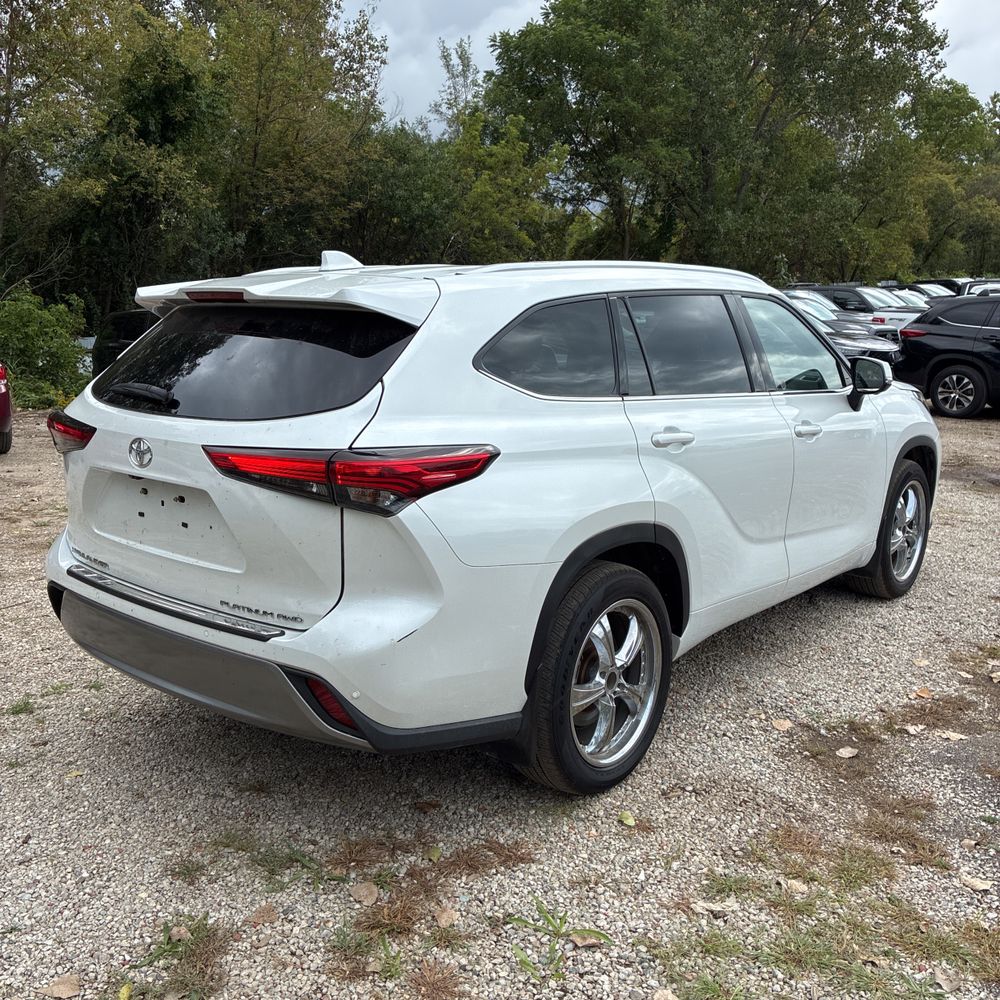 2023 Toyota Highlander Platinum