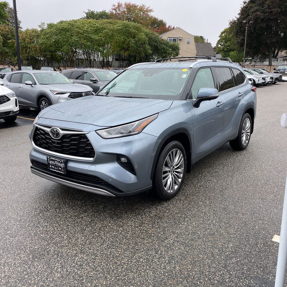 2024 Toyota Highlander Platinum