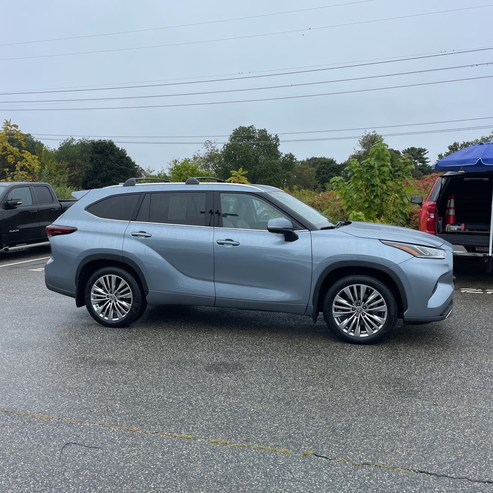 2024 Toyota Highlander Platinum