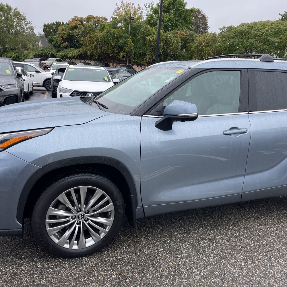 2024 Toyota Highlander Platinum
