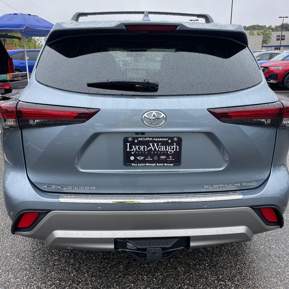 2024 Toyota Highlander Platinum