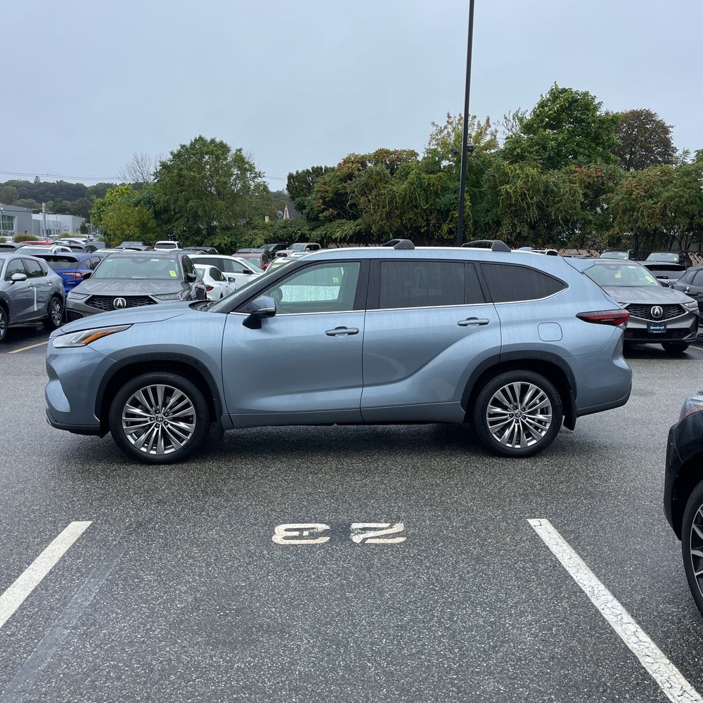 2024 Toyota Highlander Platinum