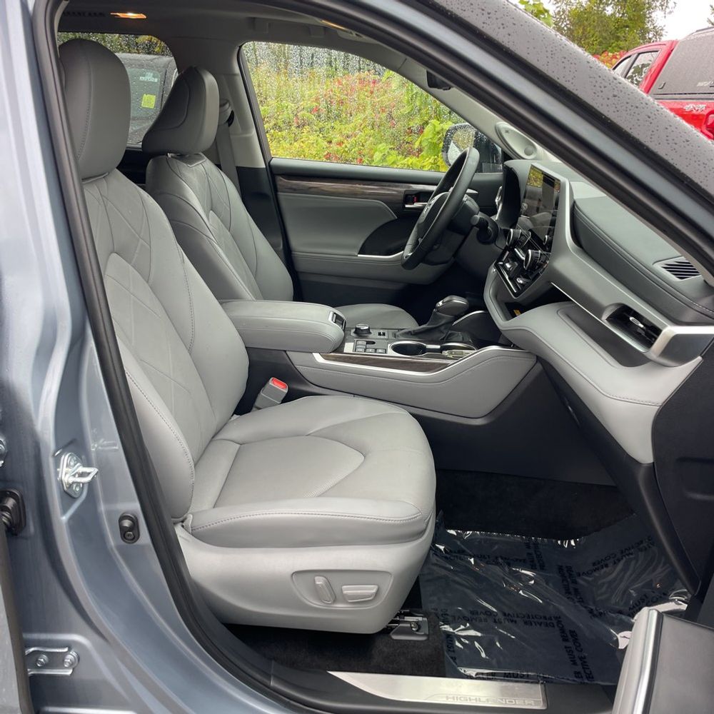 2024 Toyota Highlander Platinum