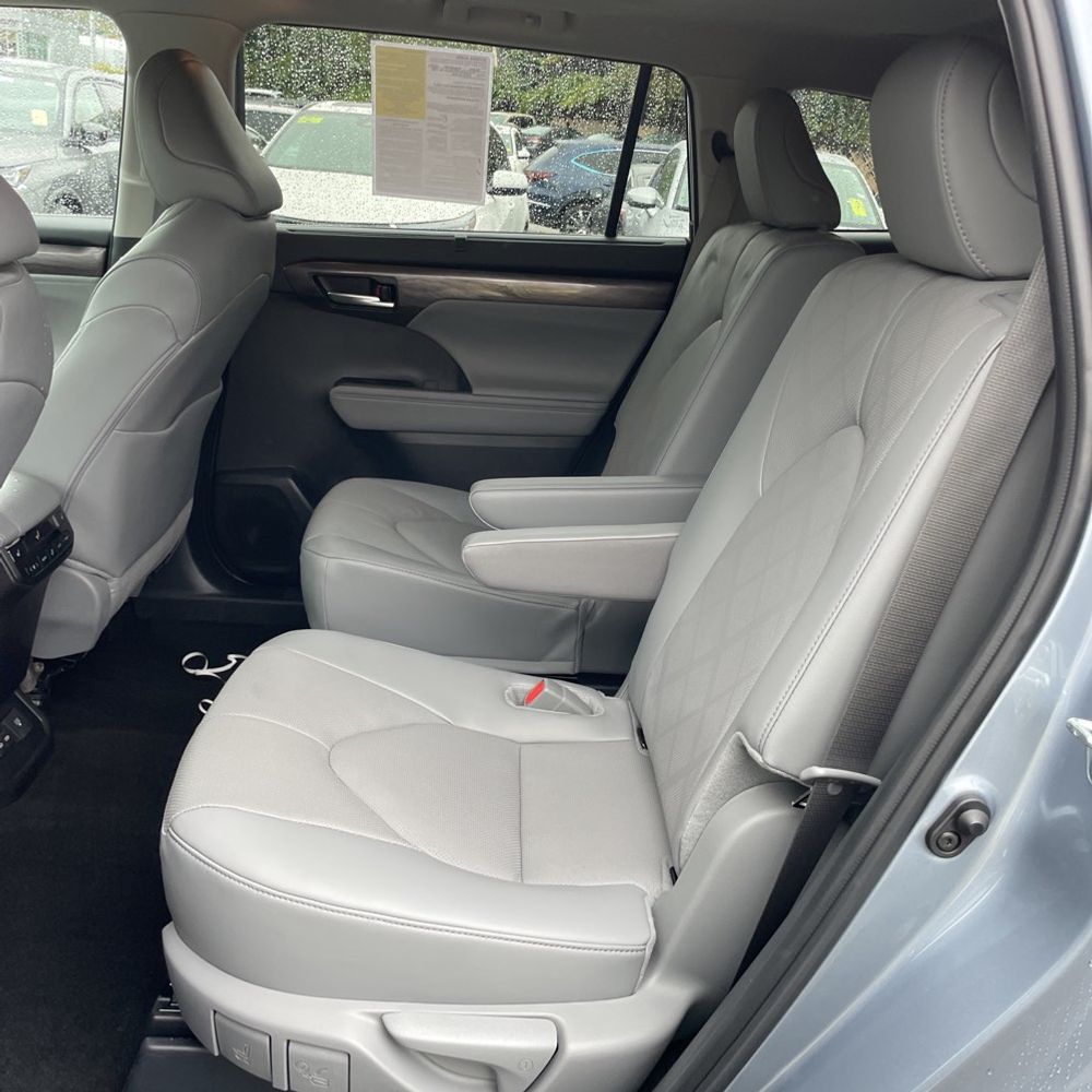 2024 Toyota Highlander Platinum