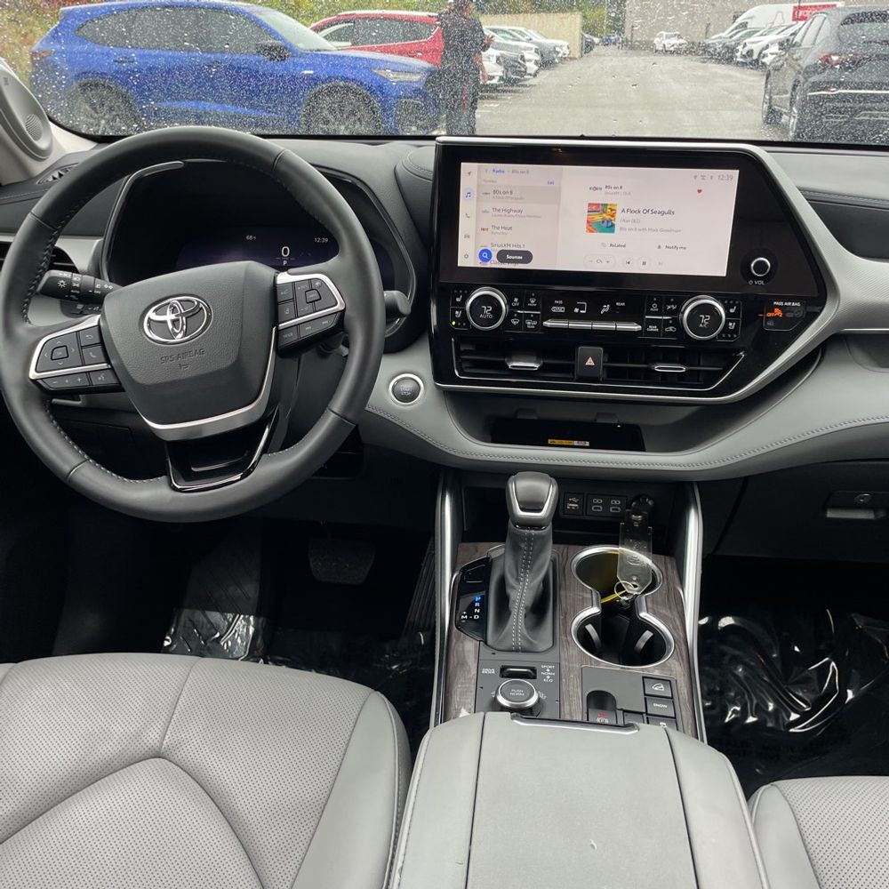 2024 Toyota Highlander Platinum
