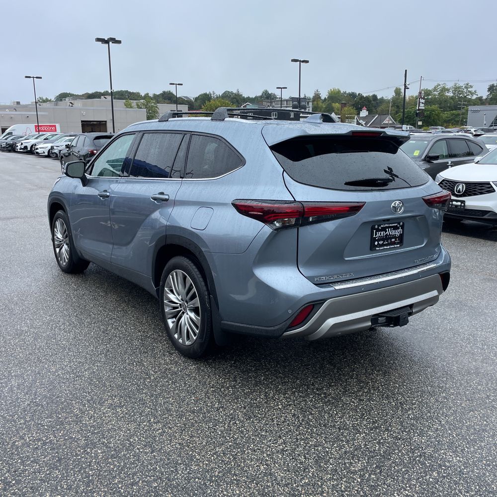 2024 Toyota Highlander Platinum