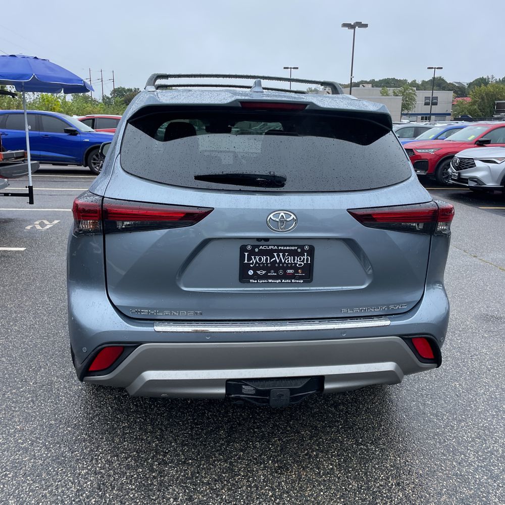 2024 Toyota Highlander Platinum