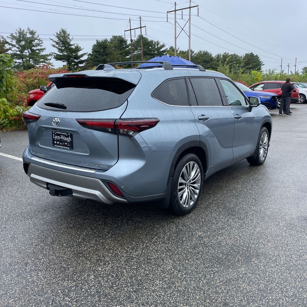 2024 Toyota Highlander Platinum