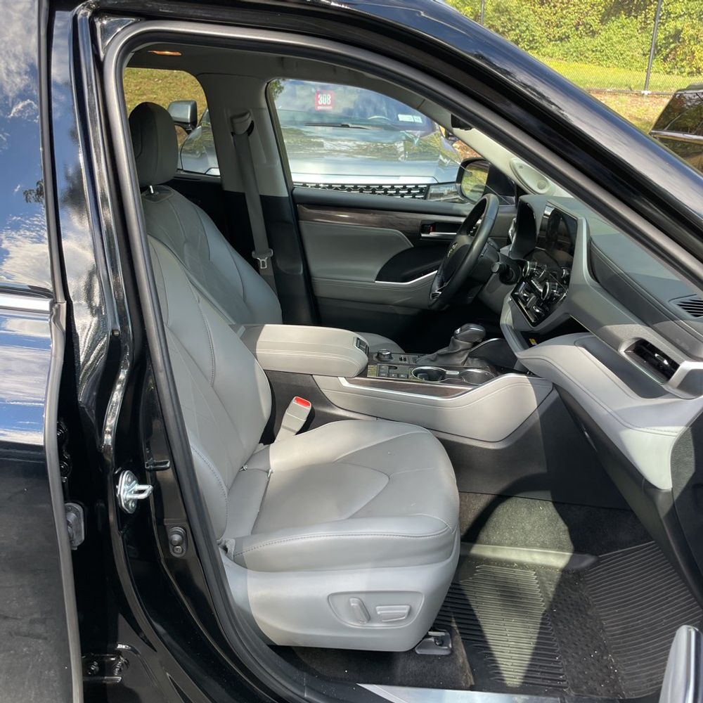 2024 Toyota Highlander Platinum