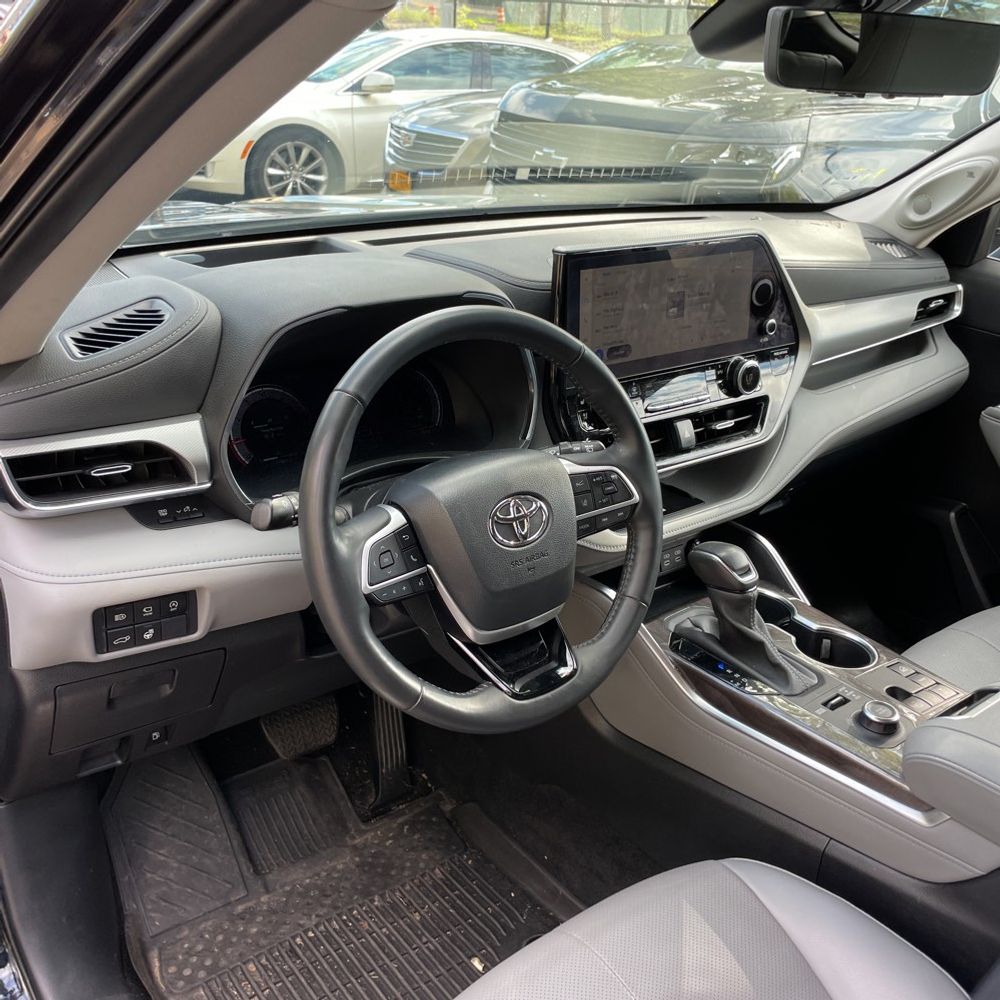 2024 Toyota Highlander Platinum
