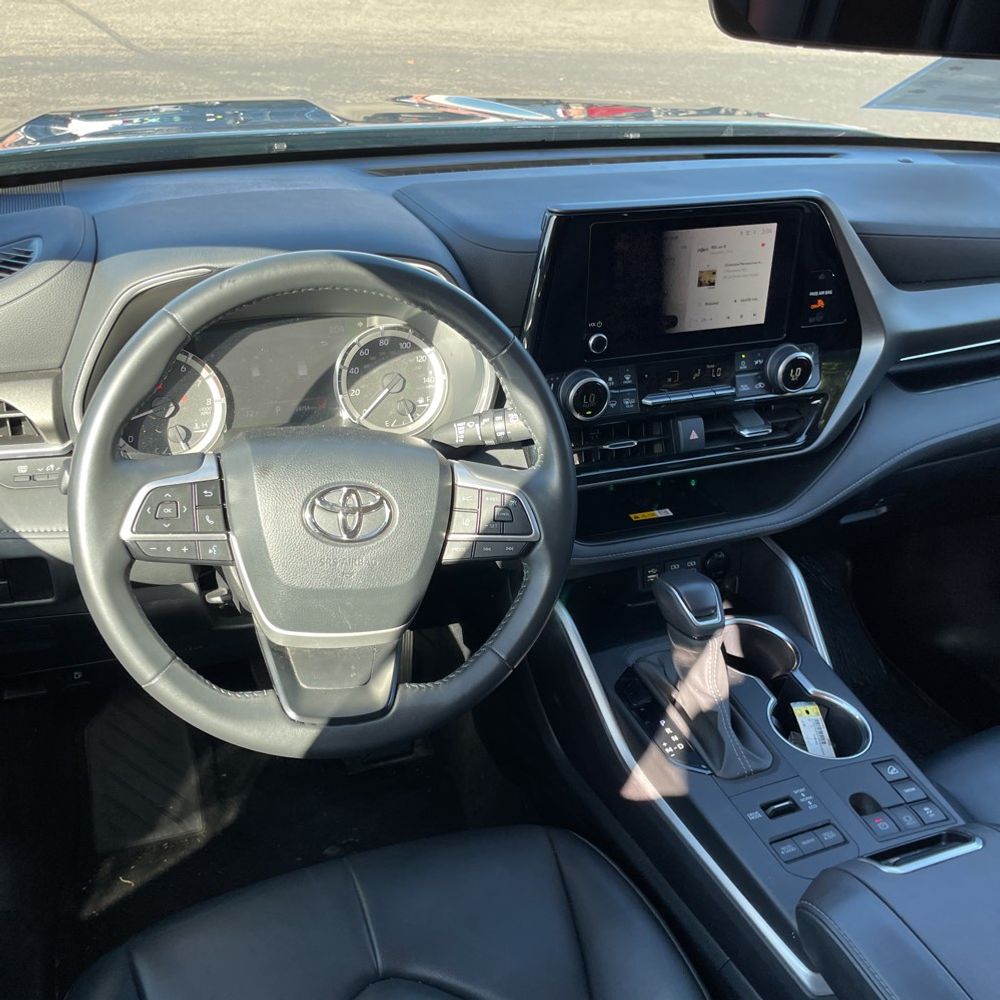 2024 Toyota Highlander XLE