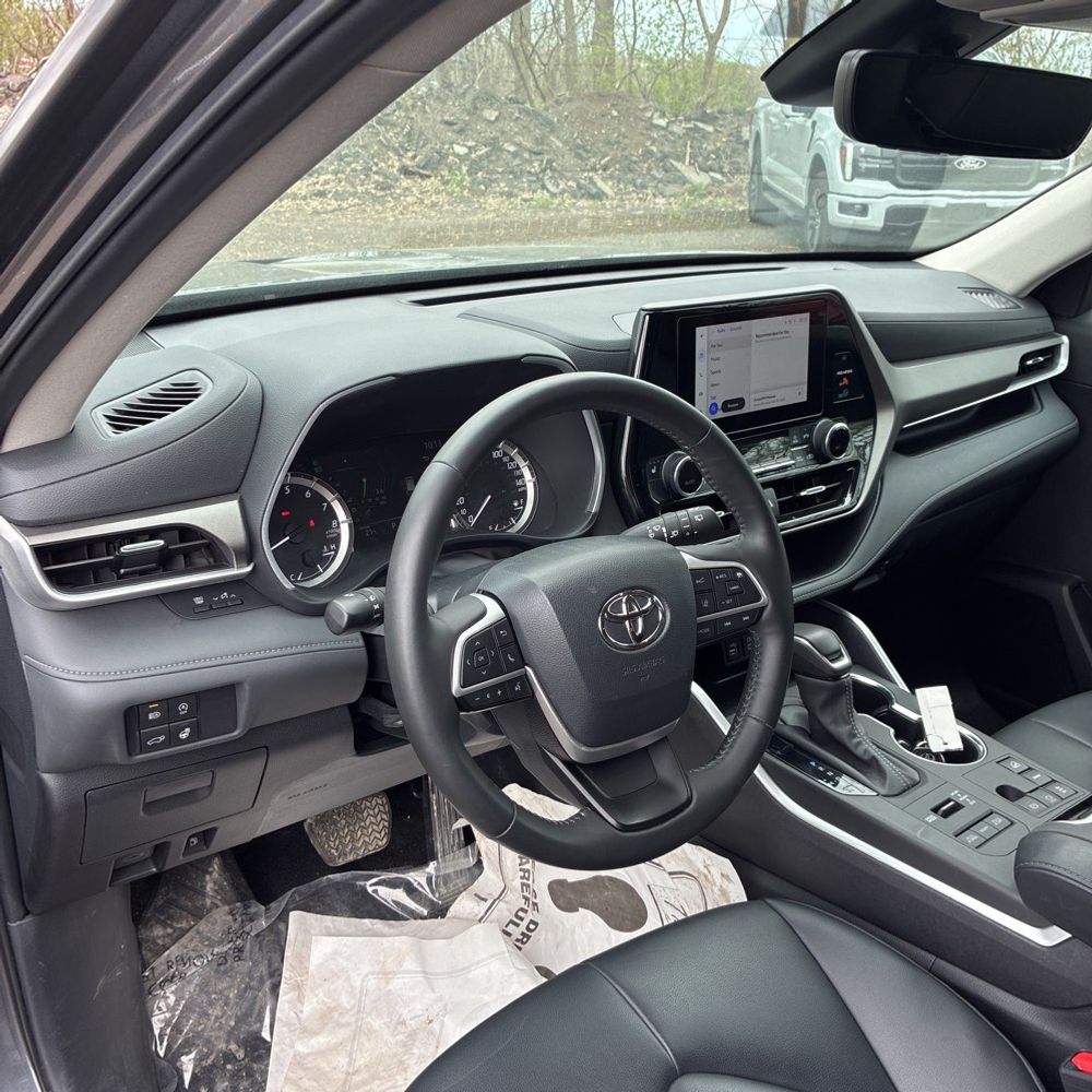 2024 Toyota Highlander XLE