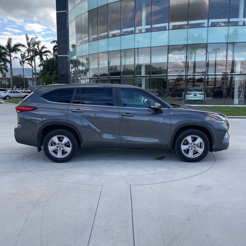 2023 Toyota Highlander LE