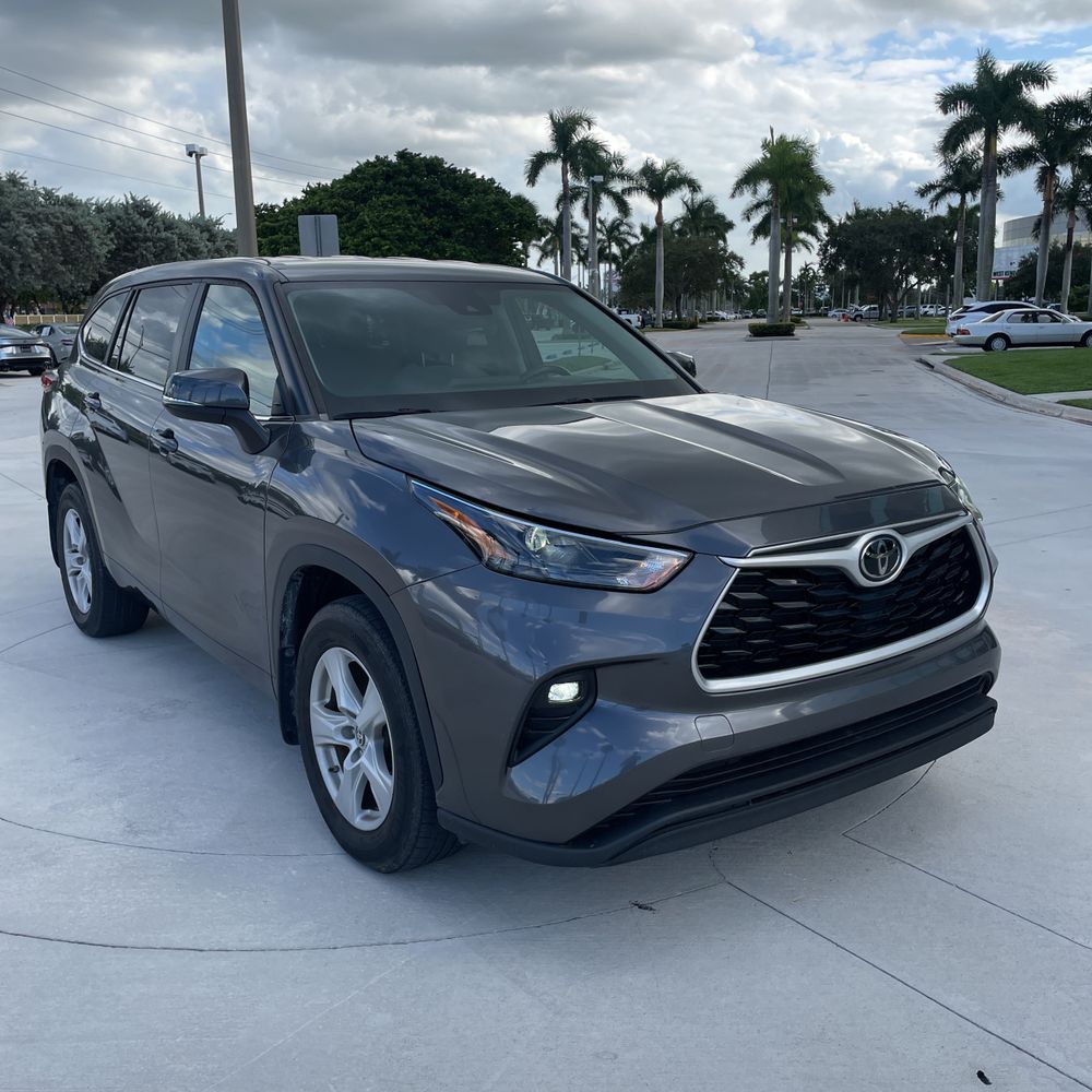 2023 Toyota Highlander LE