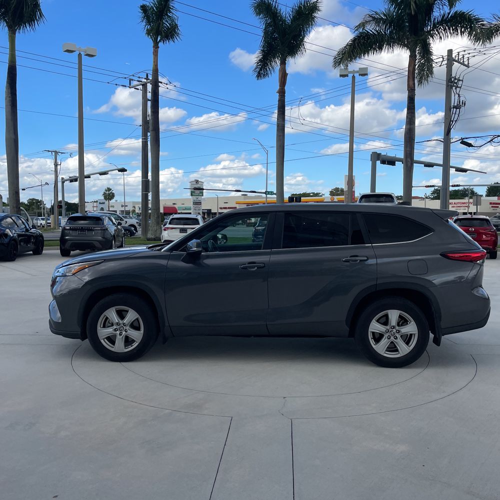 2023 Toyota Highlander LE