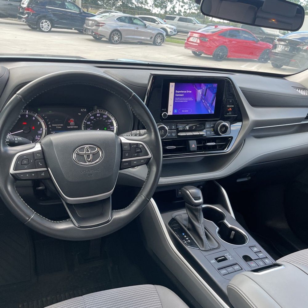 2023 Toyota Highlander LE