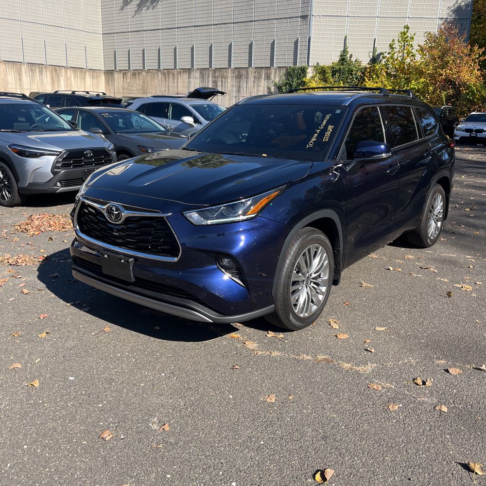 2025 Toyota Highlander Platinum
