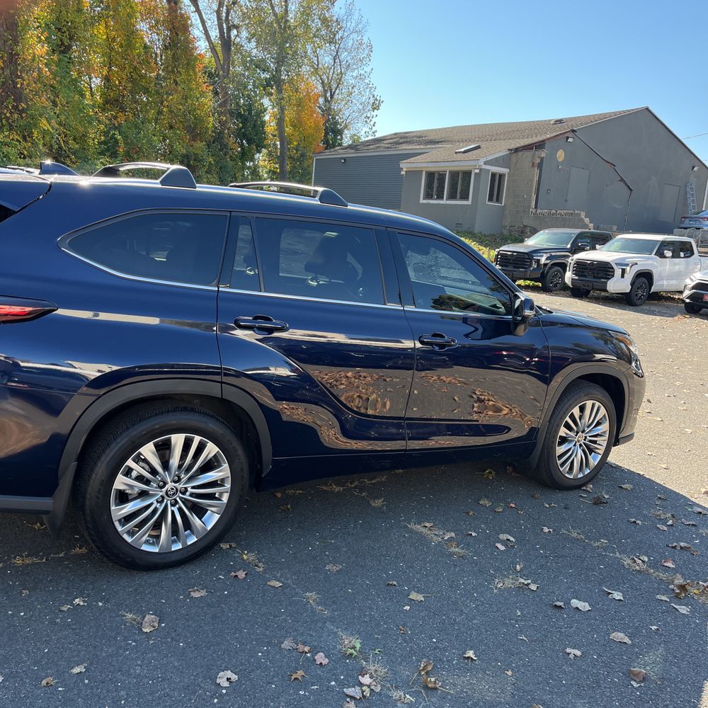 2025 Toyota Highlander Platinum