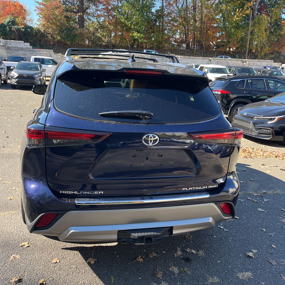 2025 Toyota Highlander Platinum