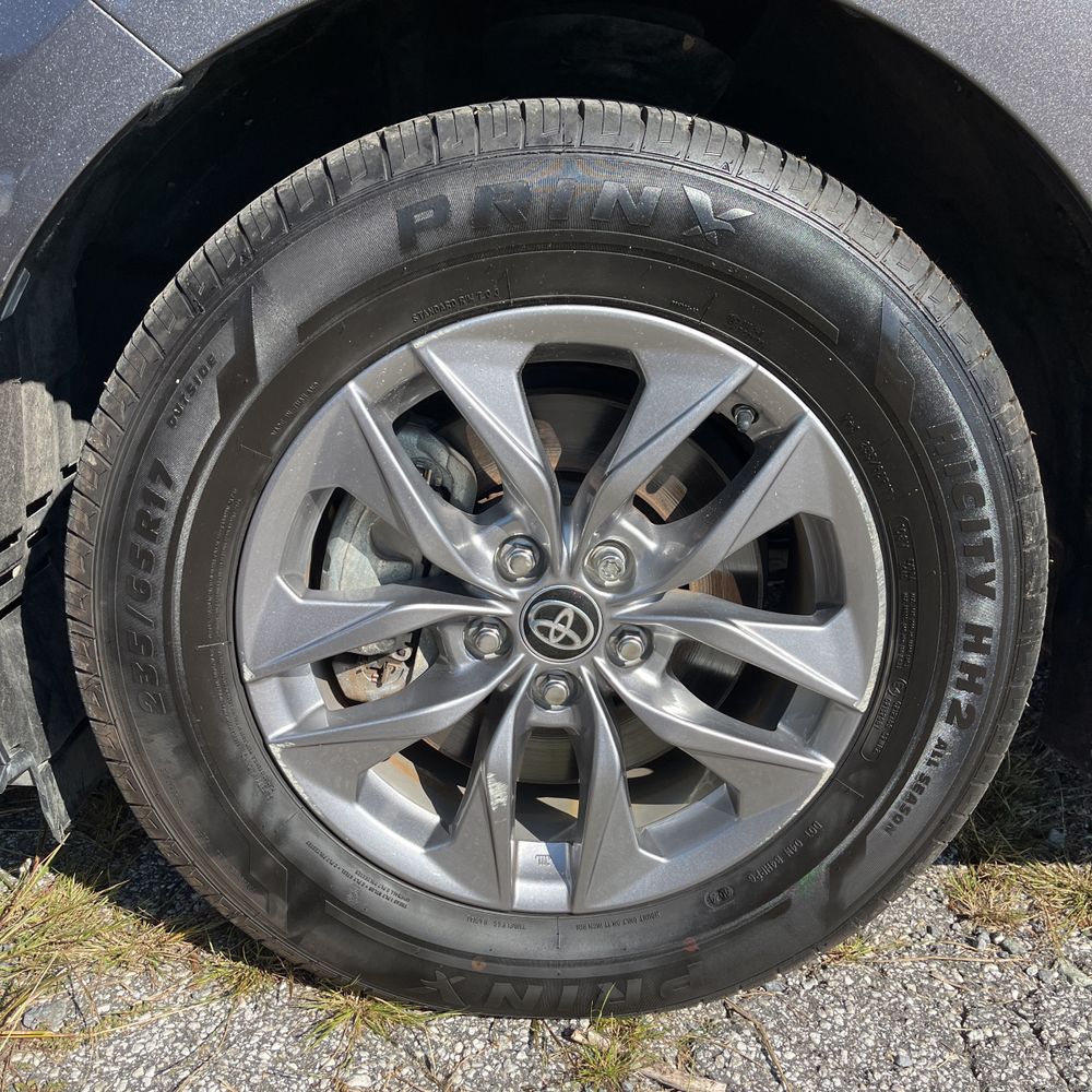 2024 Toyota Sienna Hyb LE