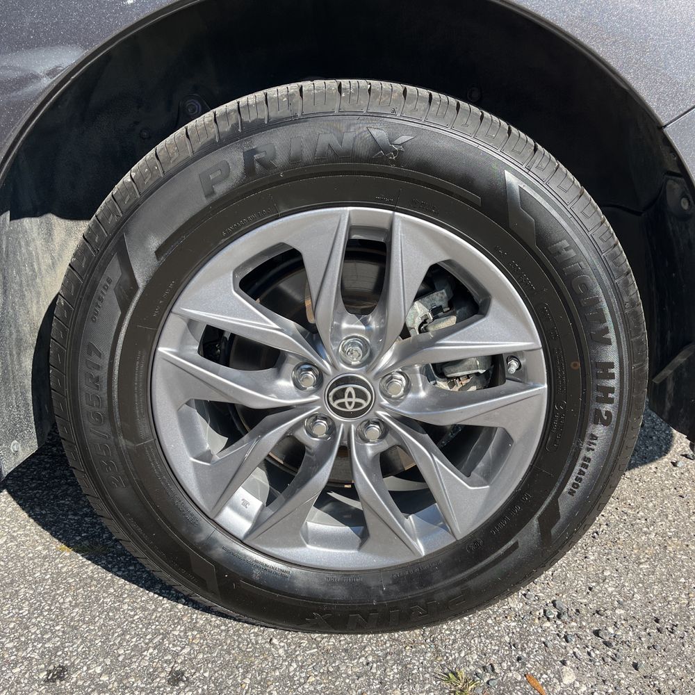 2024 Toyota Sienna Hyb LE
