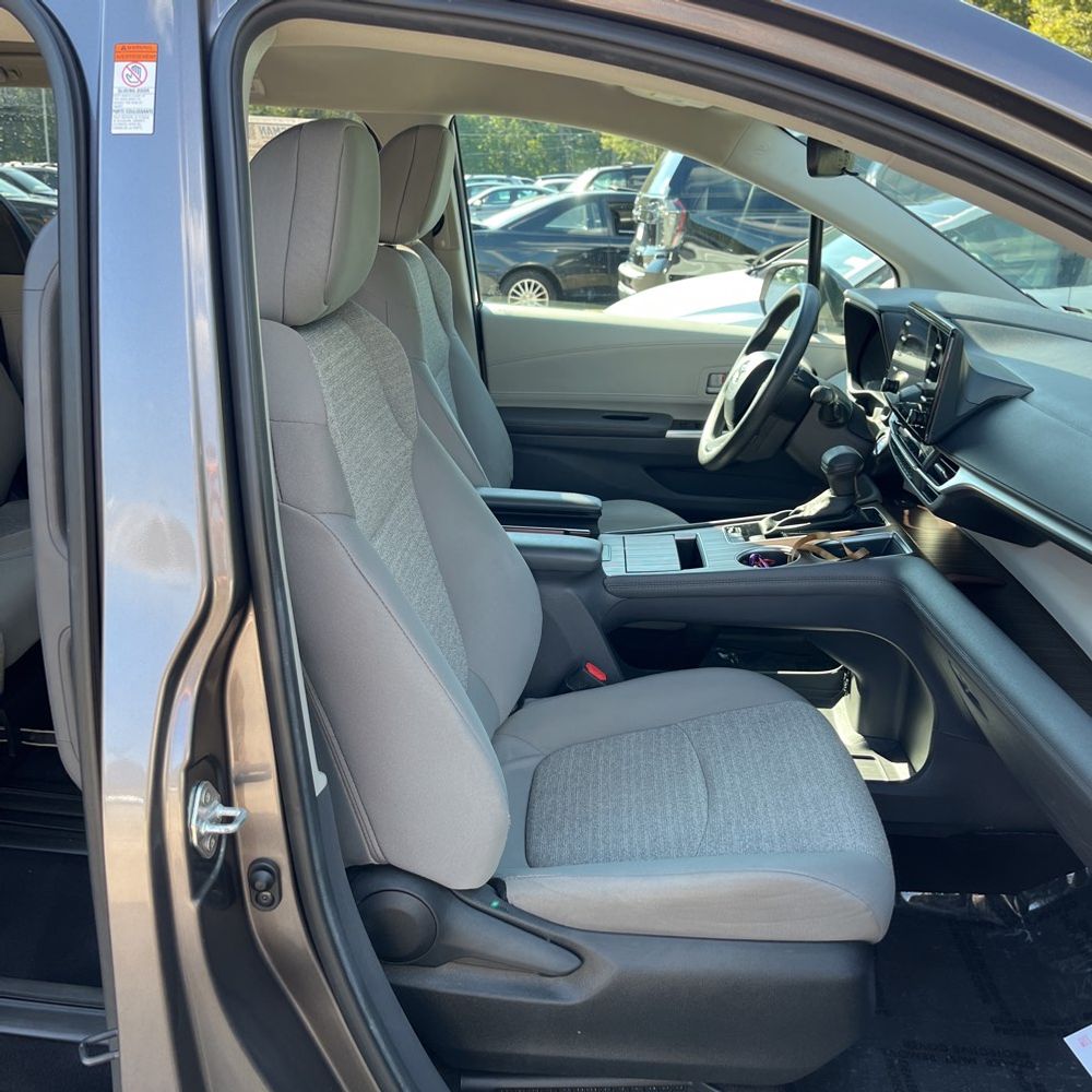 2024 Toyota Sienna Hyb LE