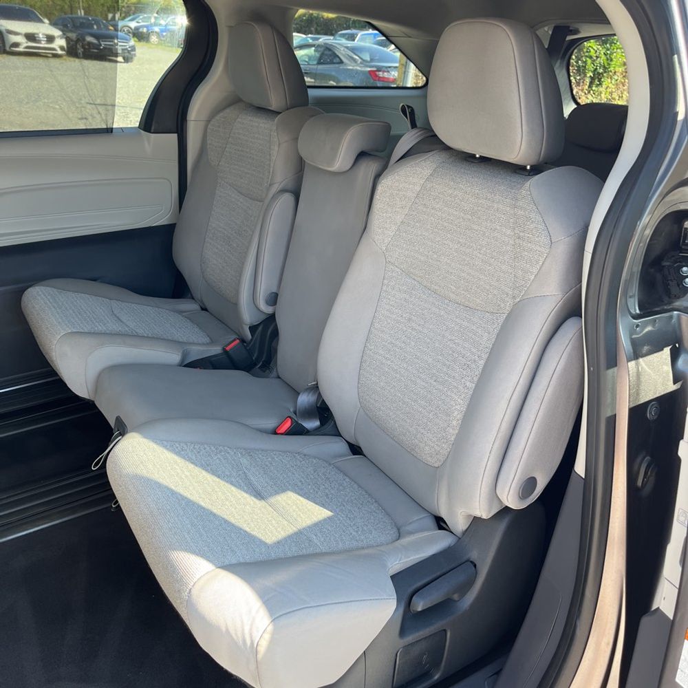 2024 Toyota Sienna Hyb LE