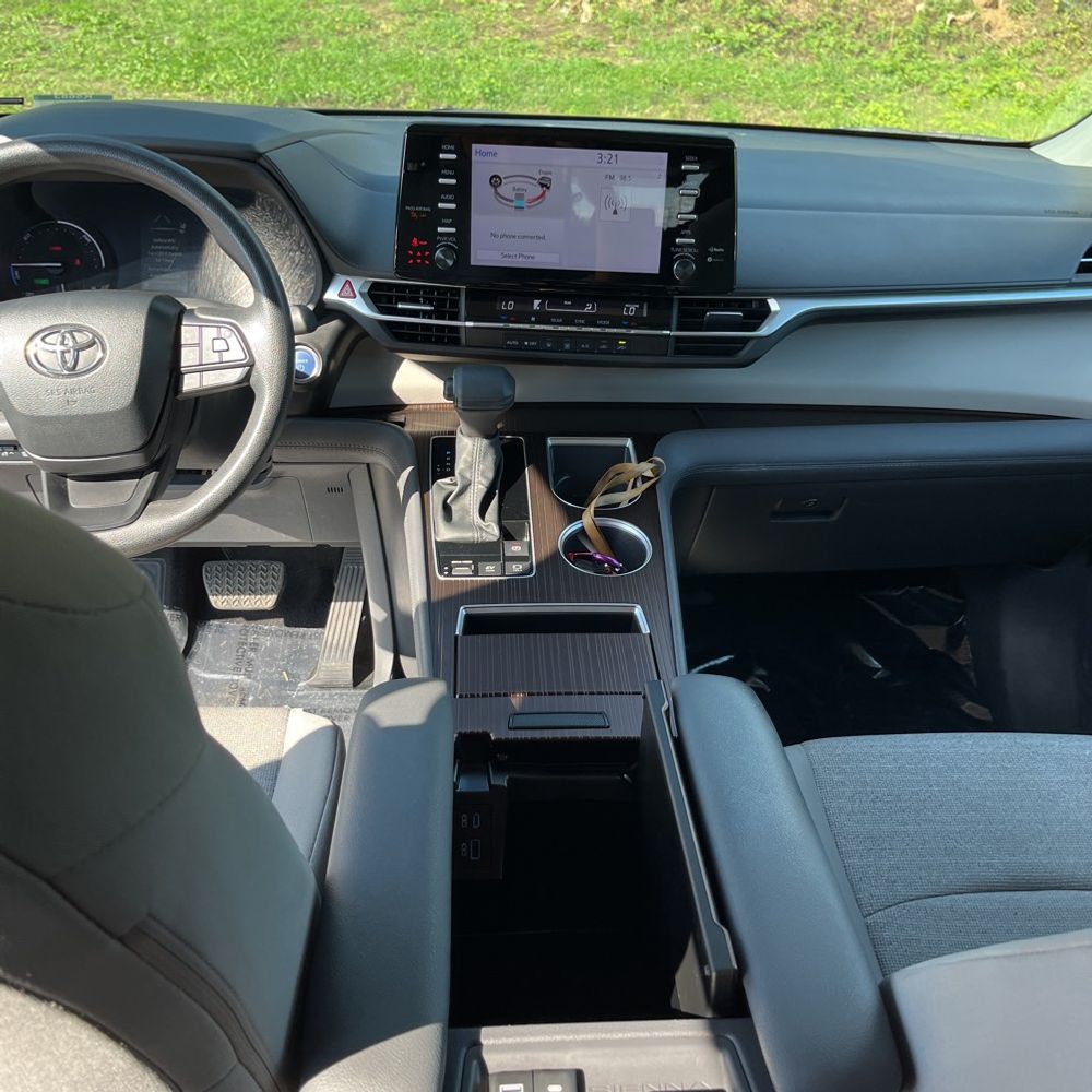 2024 Toyota Sienna Hyb LE